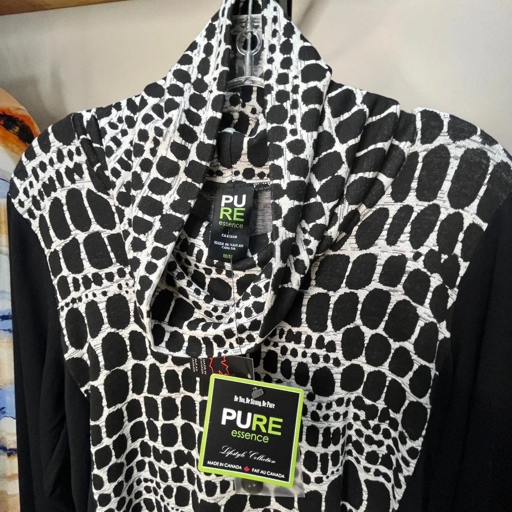 Pure Essence Black and White Snakeskin Patterned Top NWT Medium - Picture 2 of 6